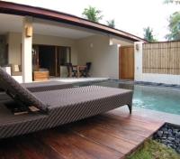 Villa Poolside